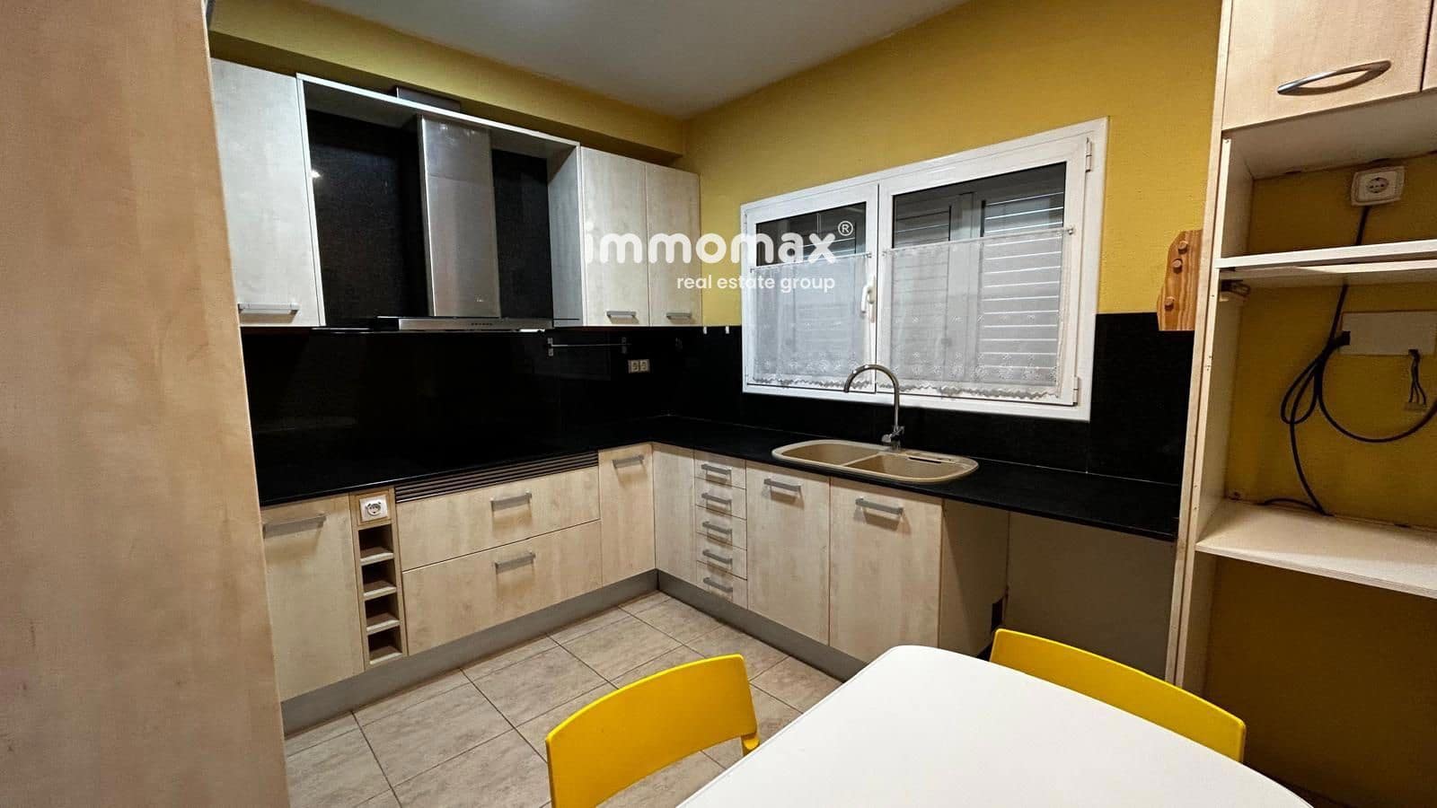 4 bedroom Townhouse for sale in Santa Eulalia de Roncana - € 289,000 (Ref: 9436263)