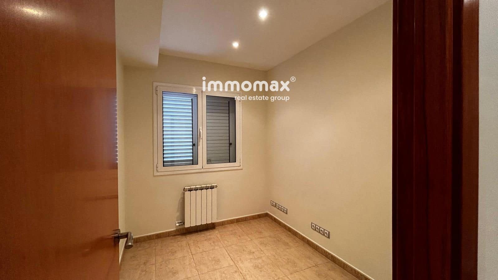 4 bedroom Townhouse for sale in Santa Eulalia de Roncana - € 289,000 (Ref: 9436263)