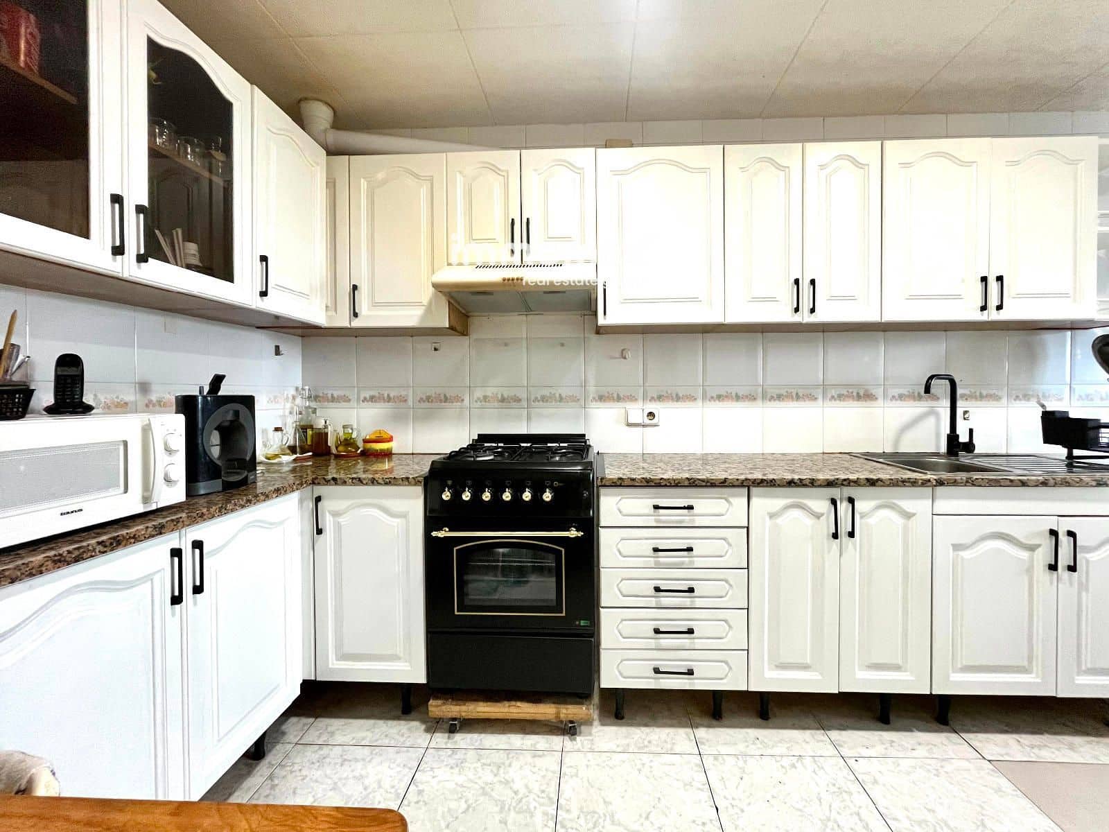 5 soverom Hus til salgs i Vilanova i la Geltru med garasje - € 345 000 (Ref: 9436264)