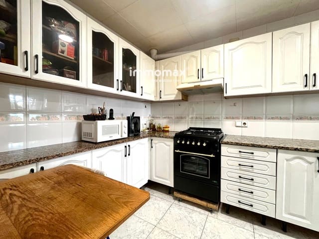 5 soverom Hus til salgs i Vilanova i la Geltrú med garasje - € 345 000 (Ref: 9436264)