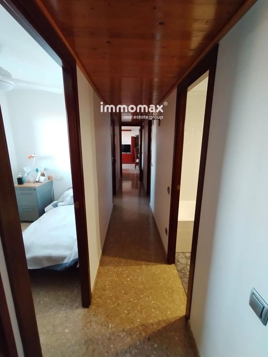 4 bedroom Flat for sale in Viladecans - € 350,000 (Ref: 9448438)