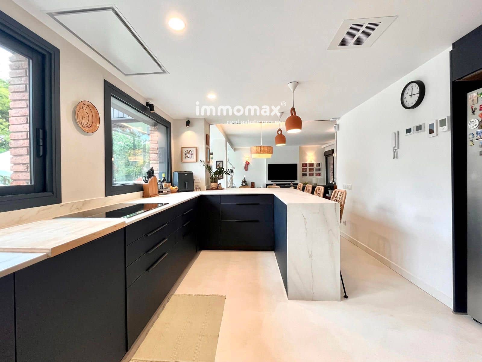 4 makuuhuone Huvila myytävänä paikassa Castelldefels mukana uima-altaan 
autotalli - 1 270 000 € (Ref: 9451403)