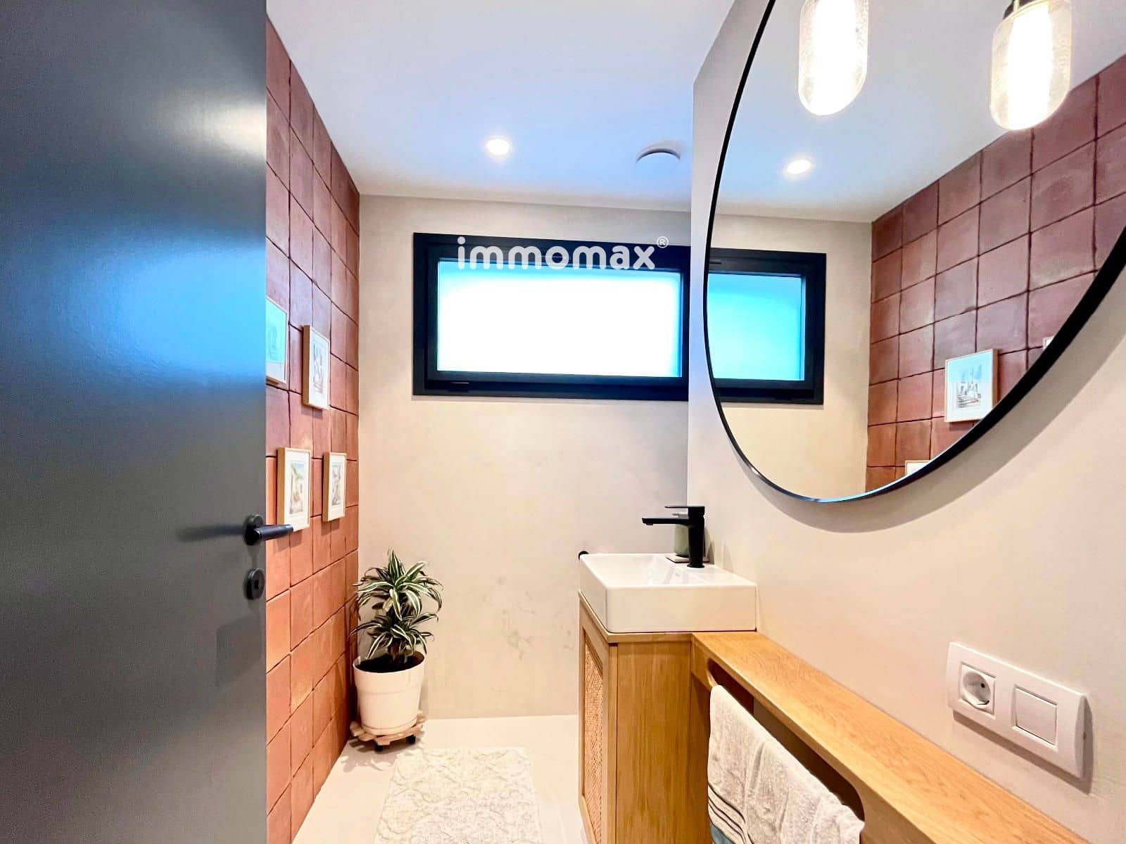 4 makuuhuone Huvila myytävänä paikassa Castelldefels mukana uima-altaan 
autotalli - 1 270 000 € (Ref: 9451403)