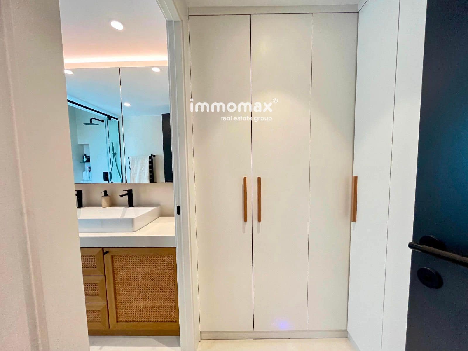 4 makuuhuone Huvila myytävänä paikassa Castelldefels mukana uima-altaan 
autotalli - 1 270 000 € (Ref: 9451403)