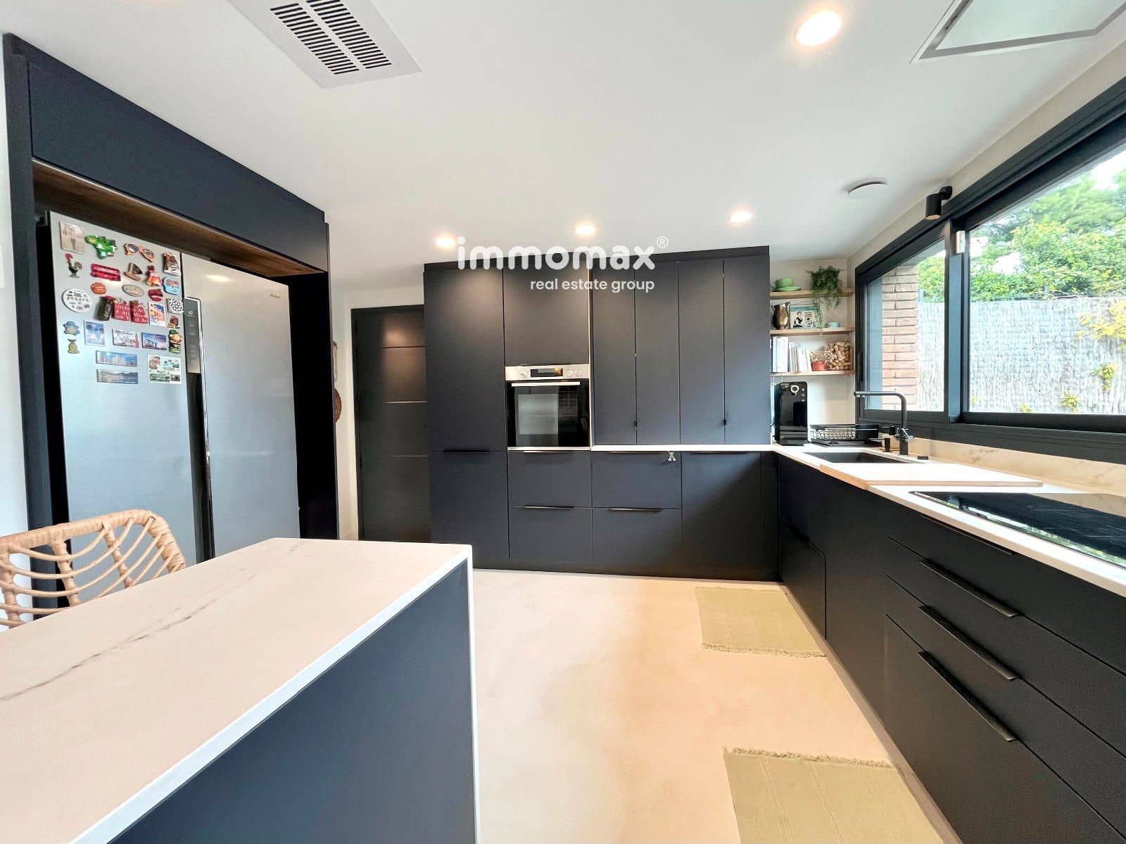 4 makuuhuone Huvila myytävänä paikassa Castelldefels mukana uima-altaan 
autotalli - 1 270 000 € (Ref: 9451403)