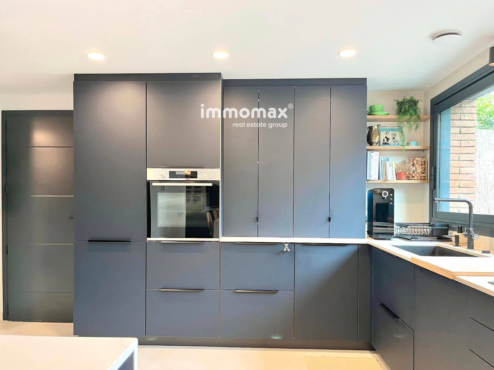 4 makuuhuone Huvila myytävänä paikassa Castelldefels mukana uima-altaan 
autotalli - 1 270 000 € (Ref: 9451403)