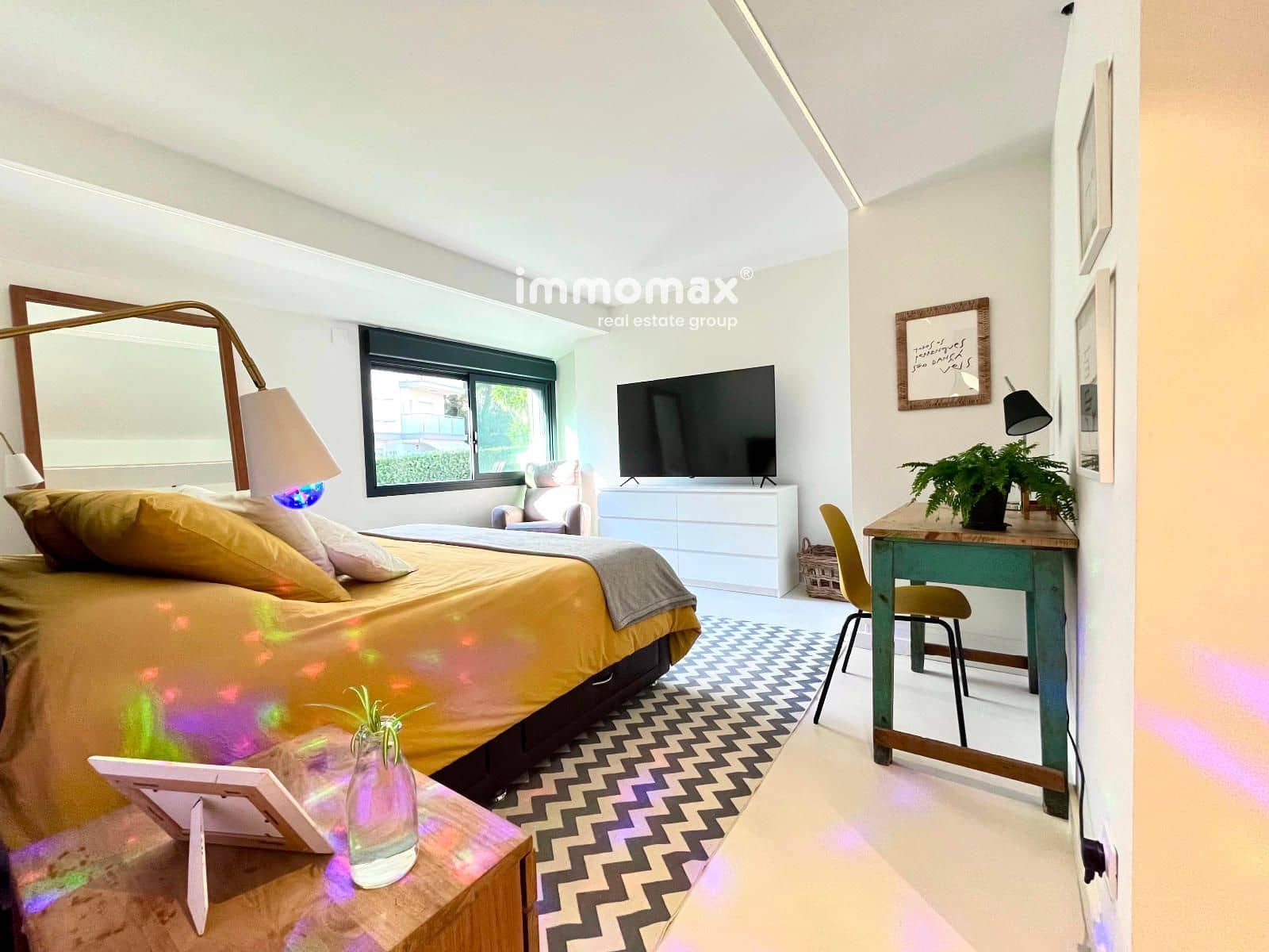 4 makuuhuone Huvila myytävänä paikassa Castelldefels mukana uima-altaan 
autotalli - 1 270 000 € (Ref: 9451403)