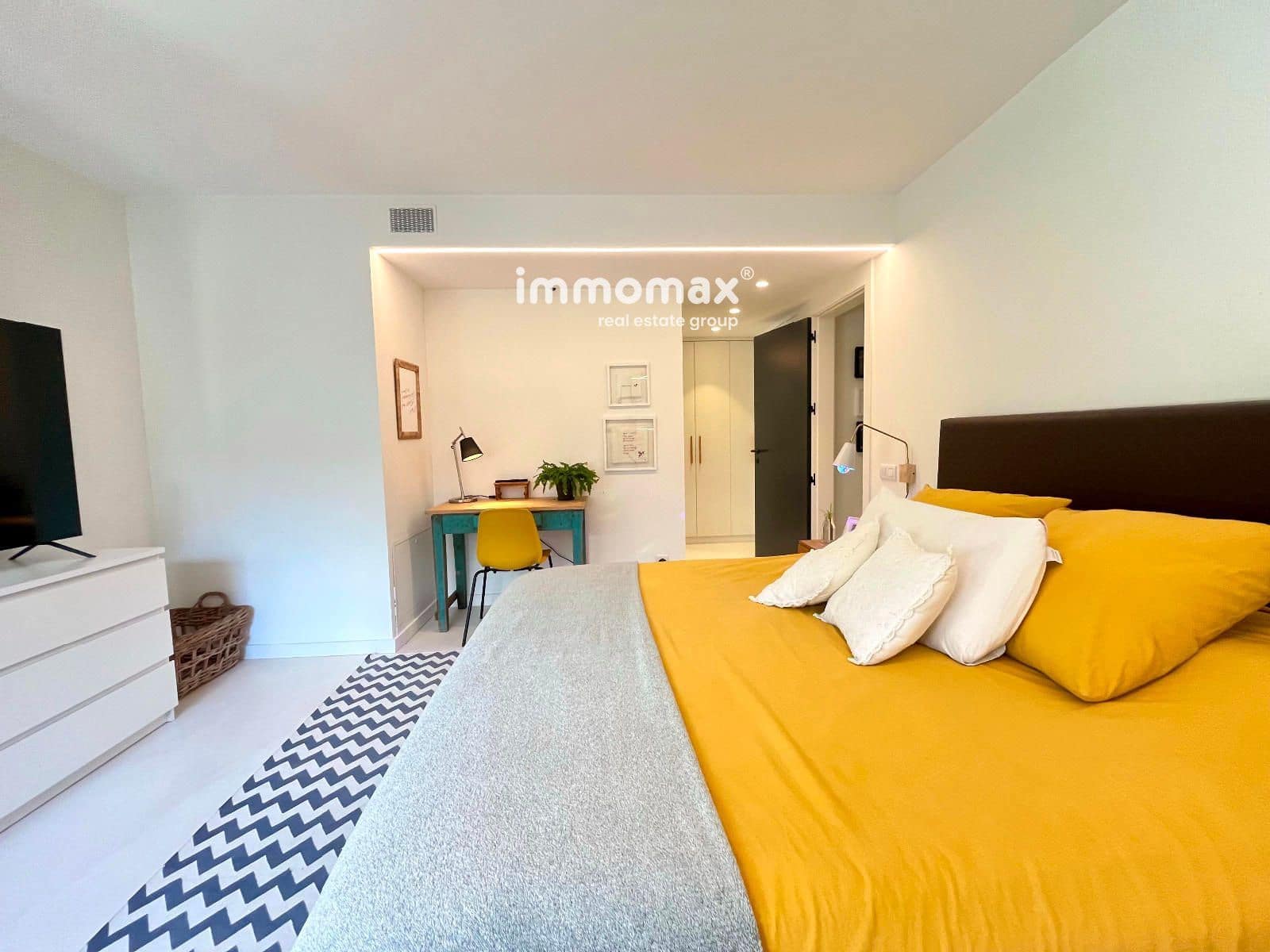 4 makuuhuone Huvila myytävänä paikassa Castelldefels mukana uima-altaan 
autotalli - 1 270 000 € (Ref: 9451403)