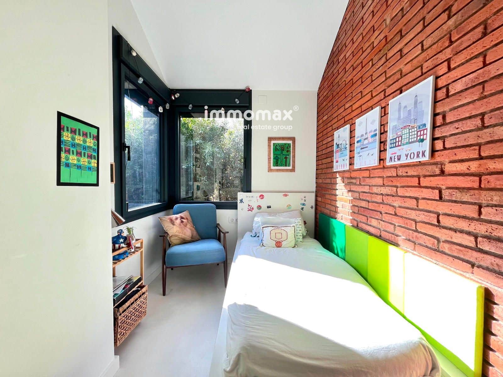 4 makuuhuone Huvila myytävänä paikassa Castelldefels mukana uima-altaan 
autotalli - 1 270 000 € (Ref: 9451403)