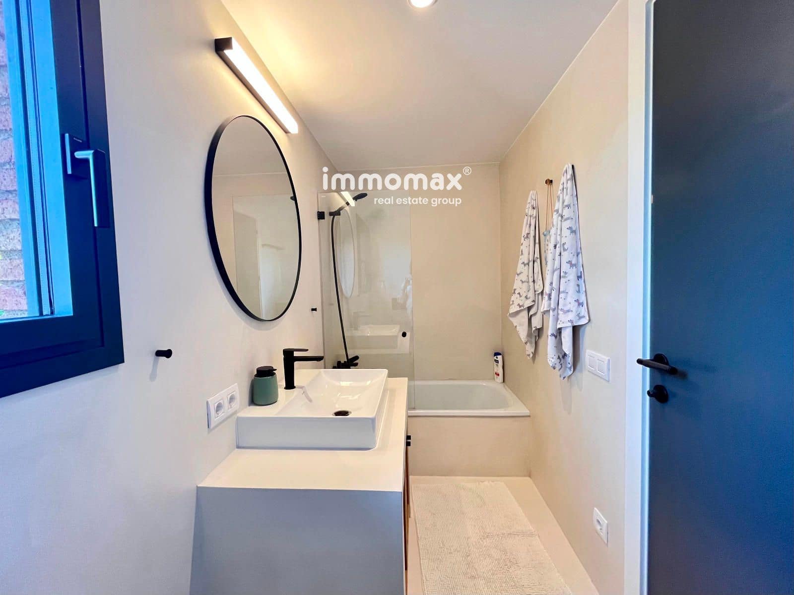 4 makuuhuone Huvila myytävänä paikassa Castelldefels mukana uima-altaan 
autotalli - 1 270 000 € (Ref: 9451403)