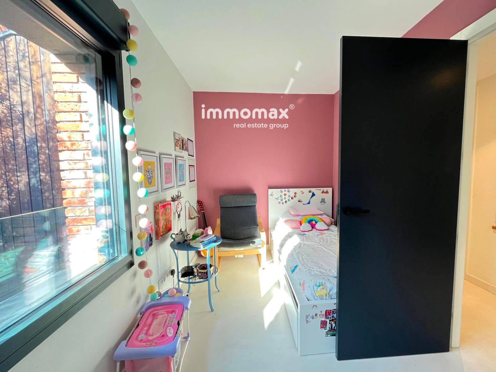 4 makuuhuone Huvila myytävänä paikassa Castelldefels mukana uima-altaan 
autotalli - 1 270 000 € (Ref: 9451403)