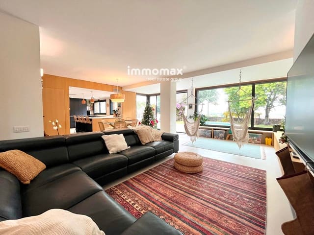 4 soveværelse Villa til salg i Castelldefels med swimmingpool garage - € 1.270.000 (Ref: 9451403)