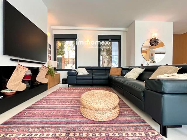 4 soveværelse Villa til salg i Castelldefels med swimmingpool garage - € 1.270.000 (Ref: 9451403)