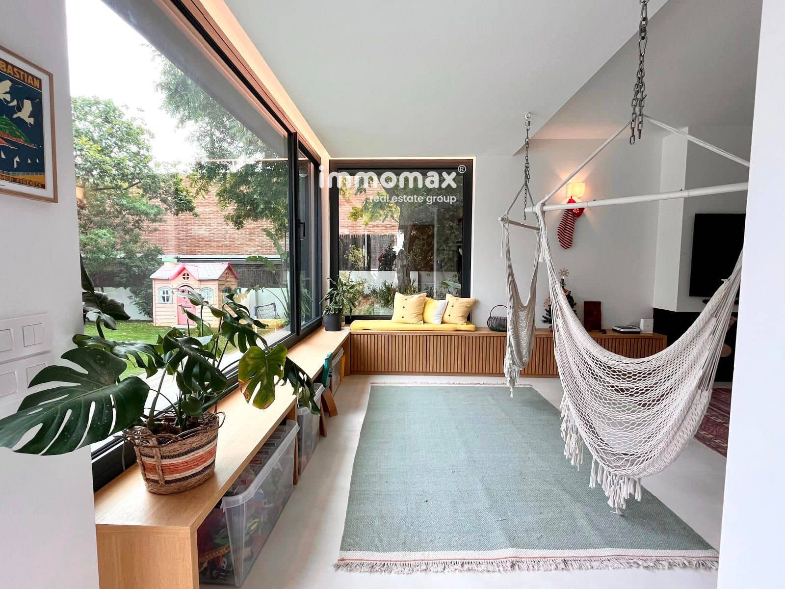 4 makuuhuone Huvila myytävänä paikassa Castelldefels mukana uima-altaan 
autotalli - 1 270 000 € (Ref: 9451403)