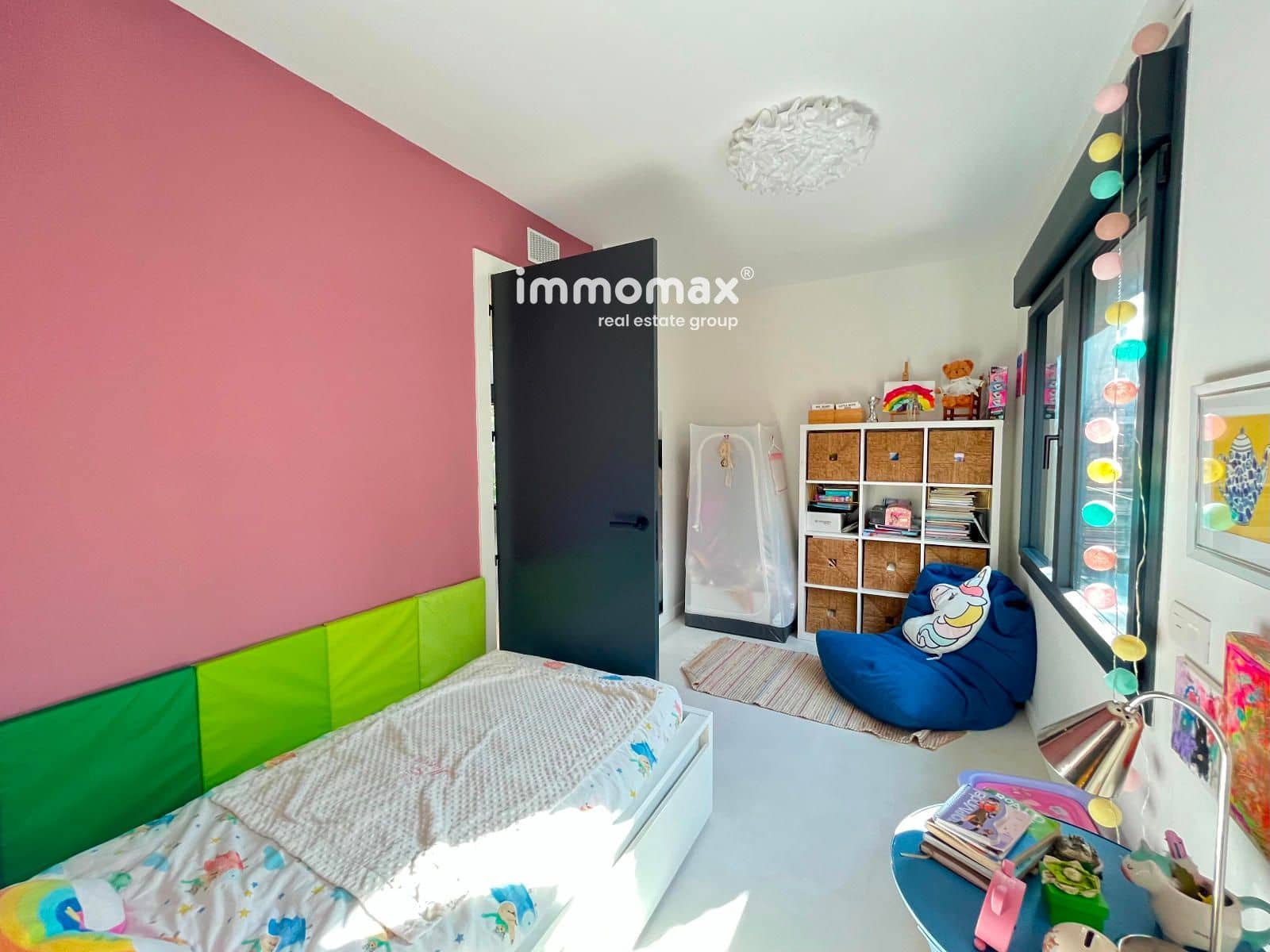 4 makuuhuone Huvila myytävänä paikassa Castelldefels mukana uima-altaan 
autotalli - 1 270 000 € (Ref: 9451403)