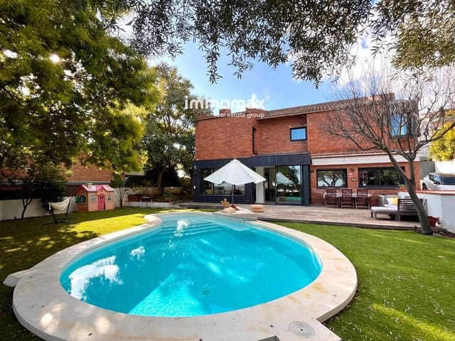 4 soveværelse Villa til salg i Castelldefels med swimmingpool garage - € 1.270.000 (Ref: 9451403)