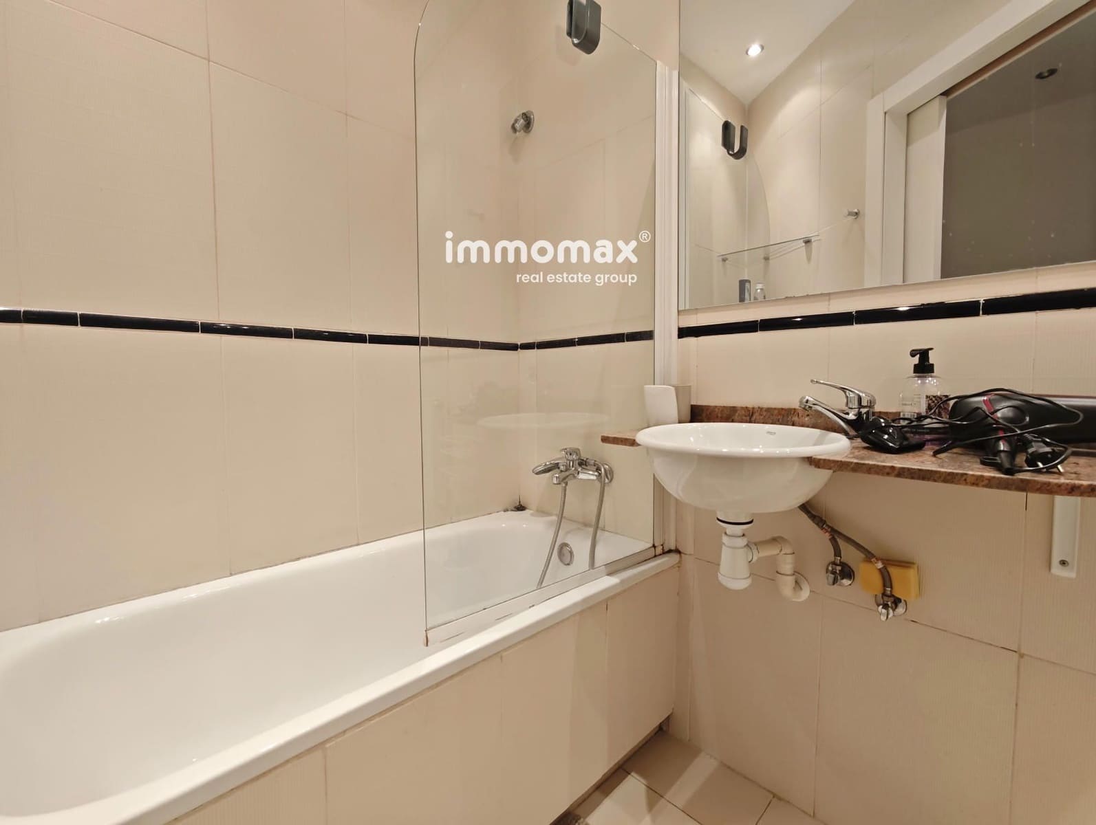 4 soveværelse Lejlighed til leje i Barcelona by - € 1.645 (Ref: 9460707)