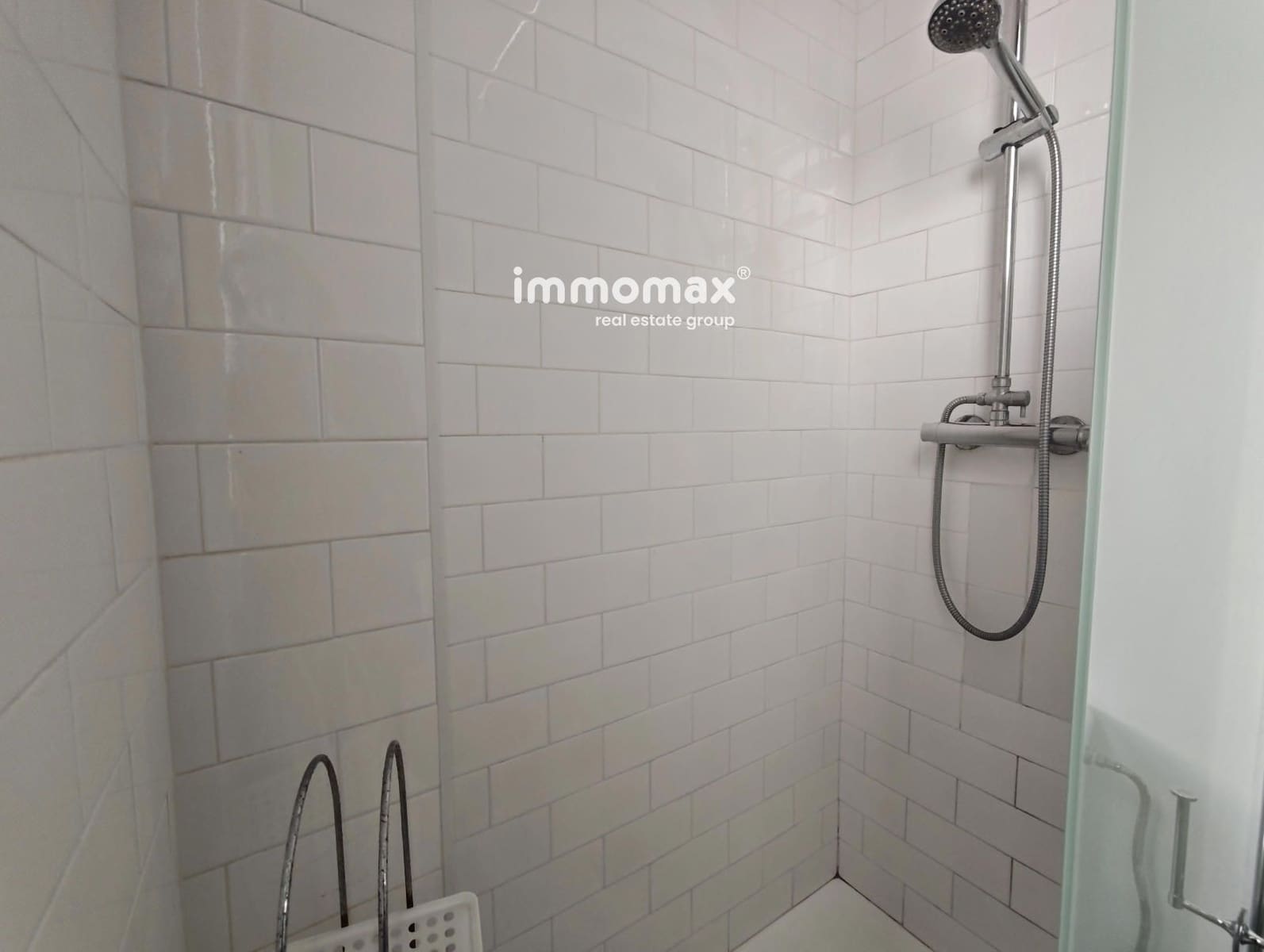 4 soveværelse Lejlighed til leje i Barcelona by - € 1.645 (Ref: 9460707)