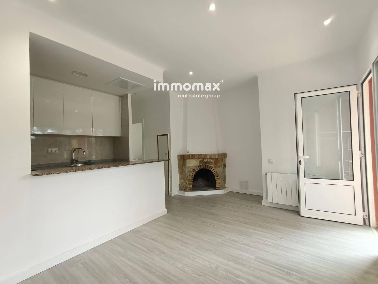 2 soverom Leilighet til salgs i Castelldefels med svømmebasseng garasje - € 250 000 (Ref: 9473537)