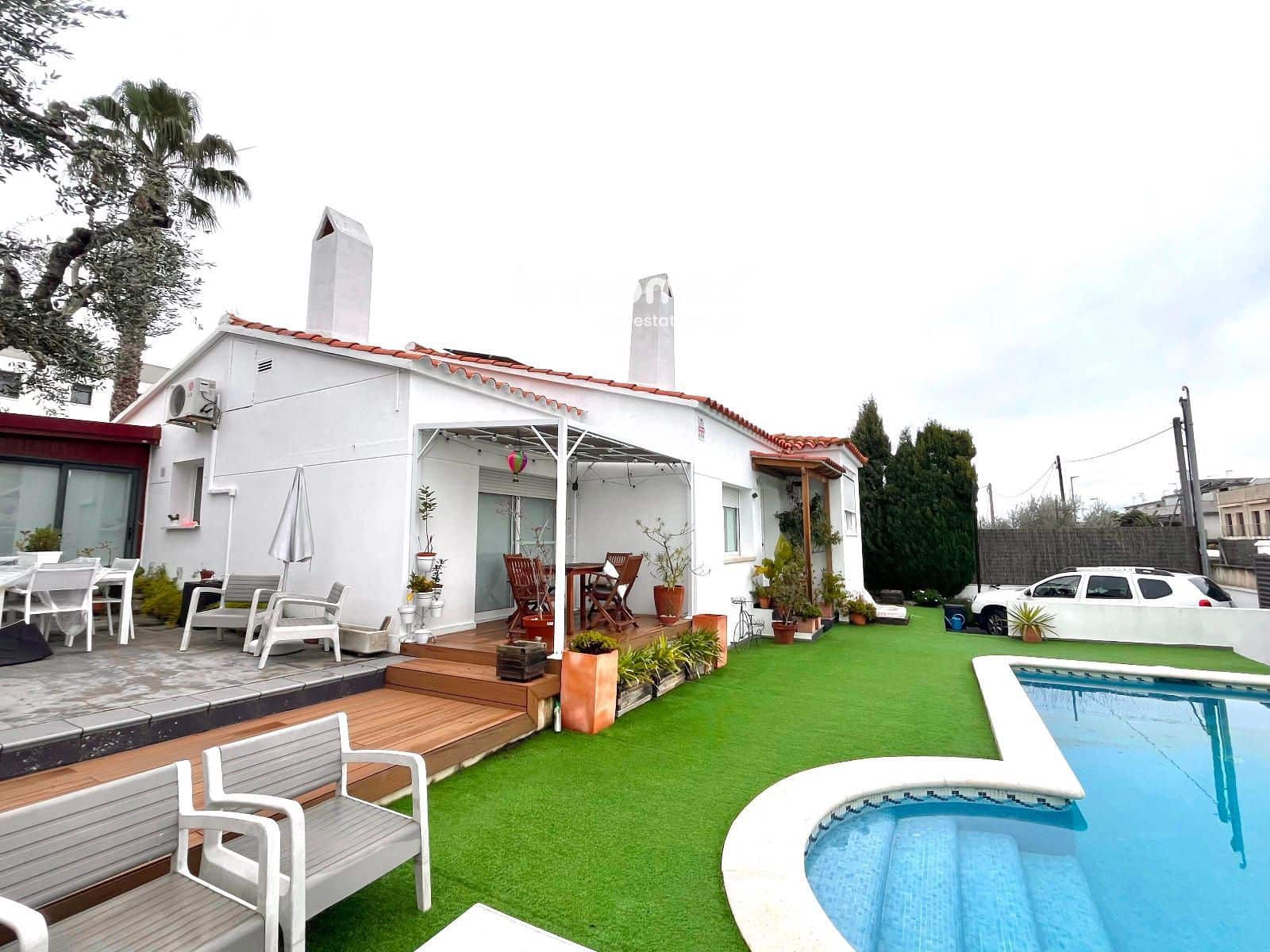 6 slaapkamer Villa te koop in Cubelles met zwembad garage - € 520.000 (Ref: 9474470)