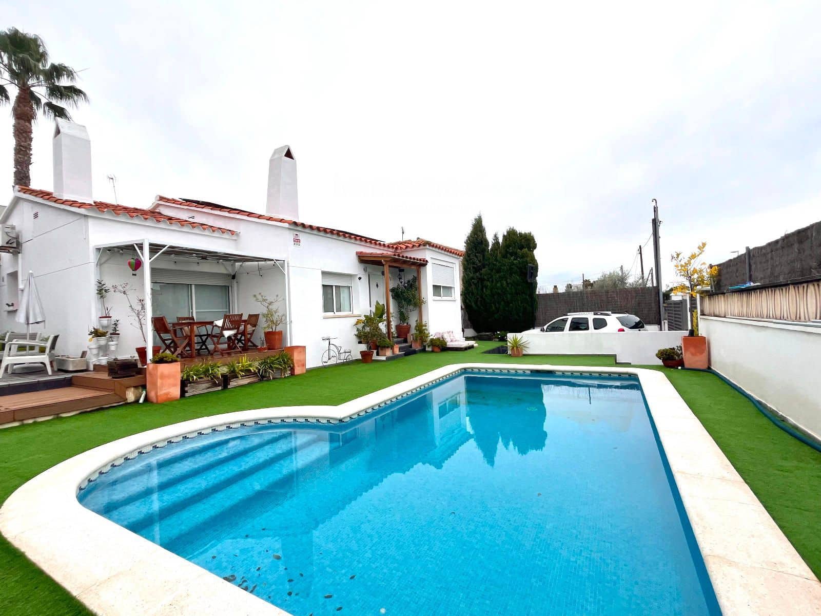 6 slaapkamer Villa te koop in Cubelles met zwembad garage - € 520.000 (Ref: 9474470)