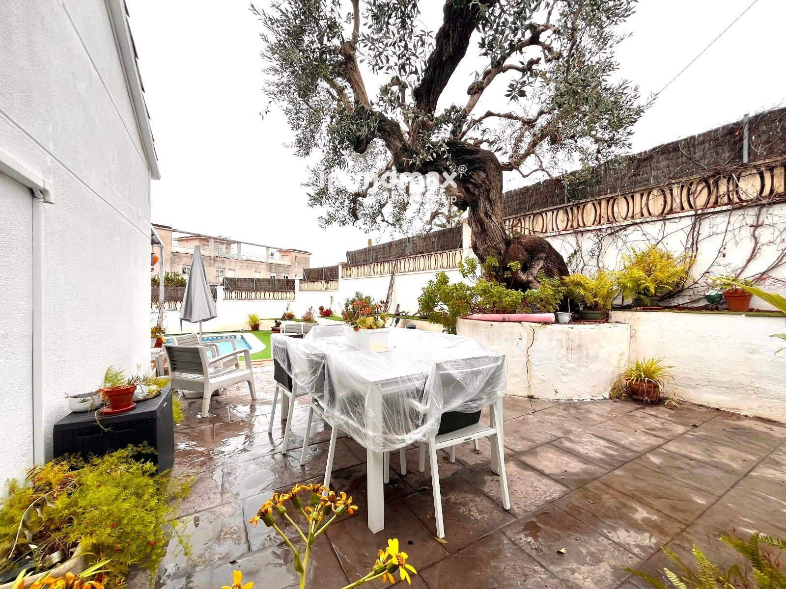 6 slaapkamer Villa te koop in Cubelles met zwembad garage - € 520.000 (Ref: 9474470)