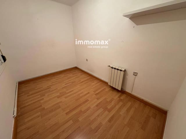 3 bedroom Flat for sale in Sant Boi de Llobregat - € 189,000 (Ref: 9481435)