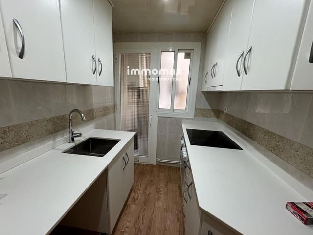 3 bedroom Flat for sale in Sant Boi de Llobregat - € 189,000 (Ref: 9481435)