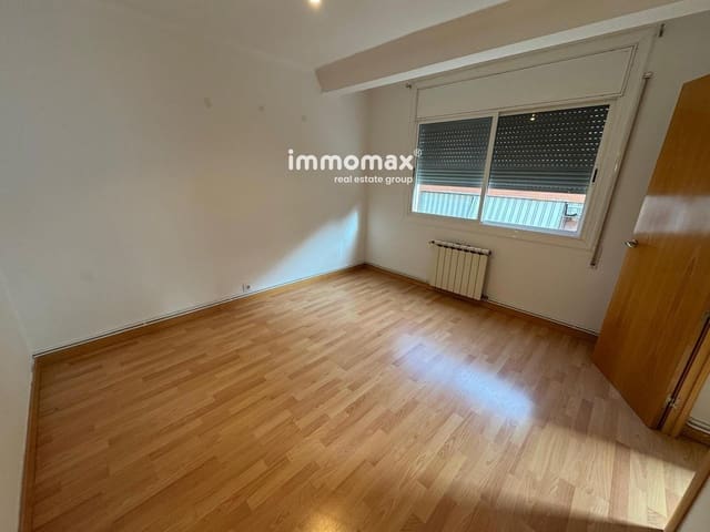 3 bedroom Flat for sale in Sant Boi de Llobregat - € 189,000 (Ref: 9481435)