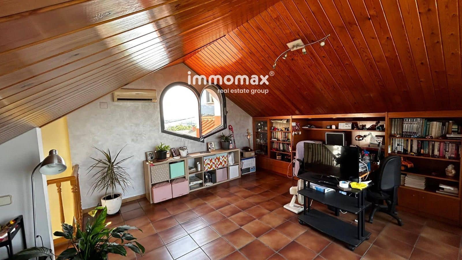 4 makuuhuone Huvila myytävänä paikassa Llica d'Amunt mukana 
autotalli - 399 900 € (Ref: 9495563)