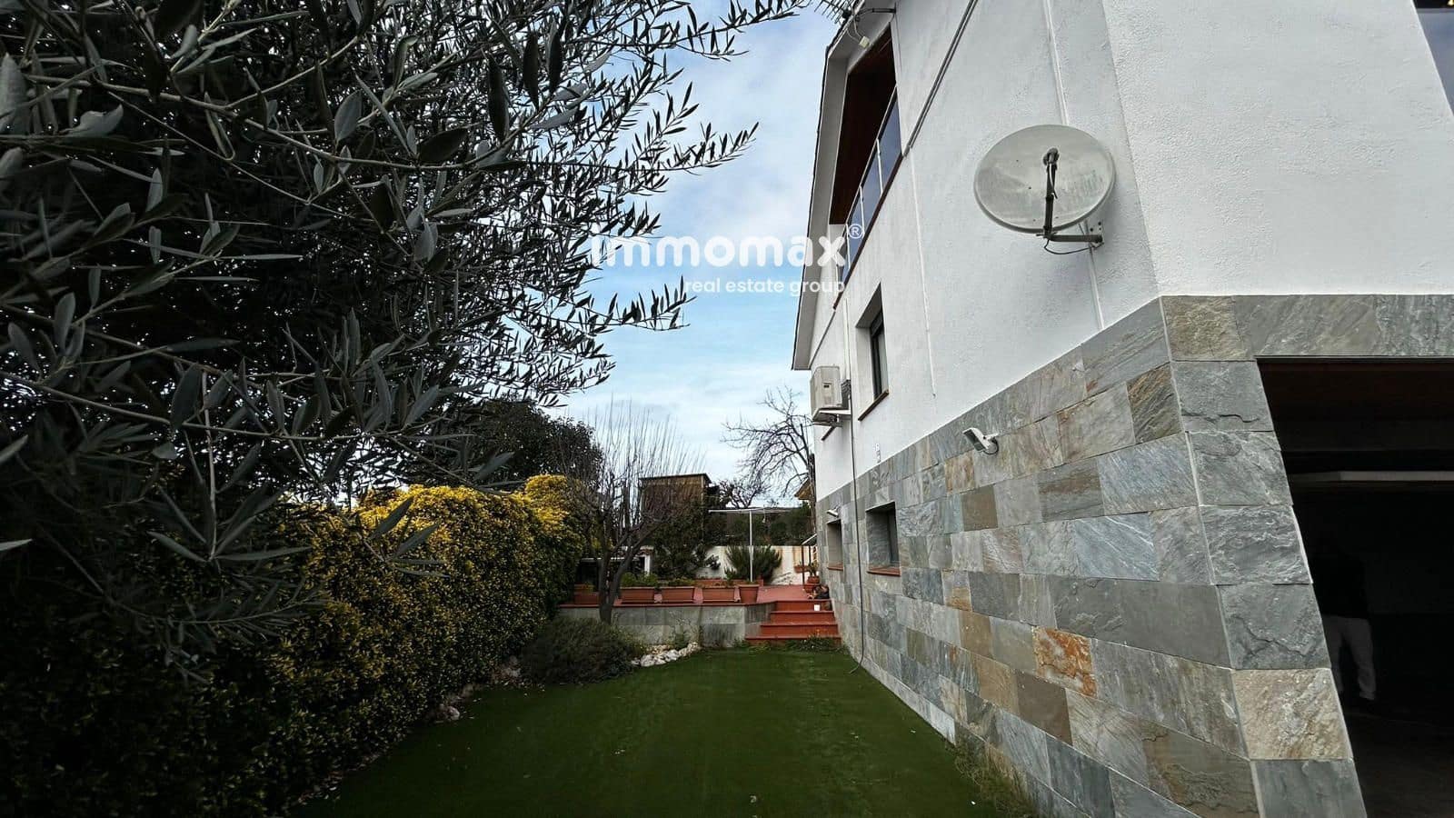 4 Zimmer Villa zu verkaufen in Llica d'Amunt mit Garage - 399.900 € (Ref: 9495563)