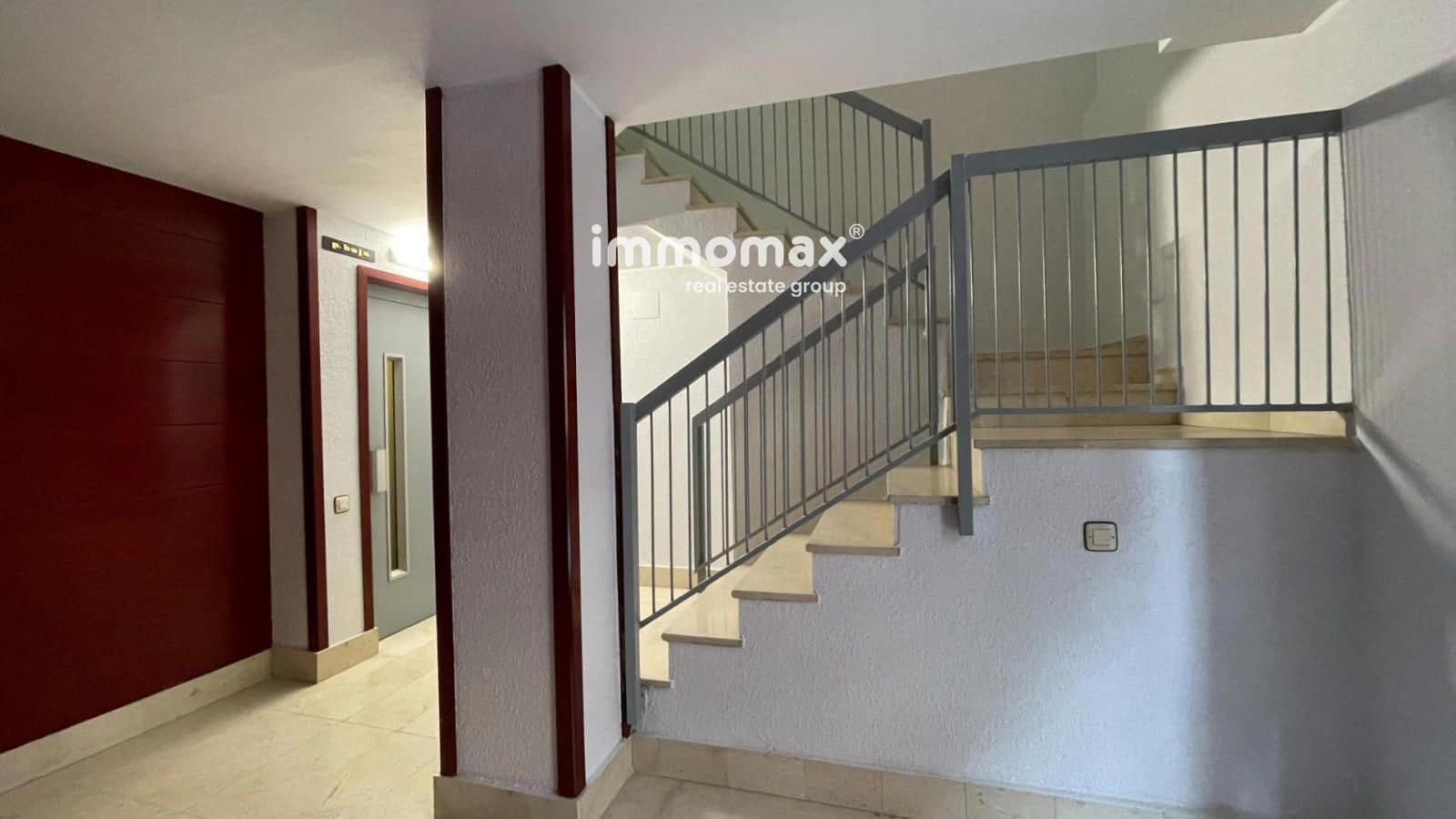 4 bedroom Flat for sale in Molins de Rei with garage - € 365,000 (Ref: 9495565)