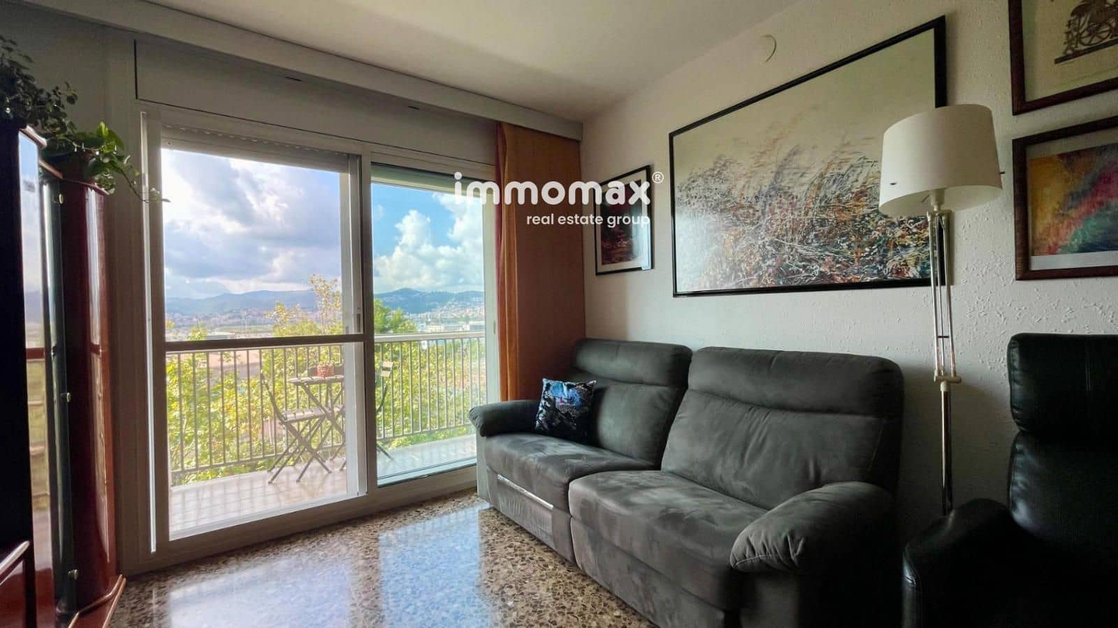 4 bedroom Flat for sale in Molins de Rei with garage - € 365,000 (Ref: 9495565)