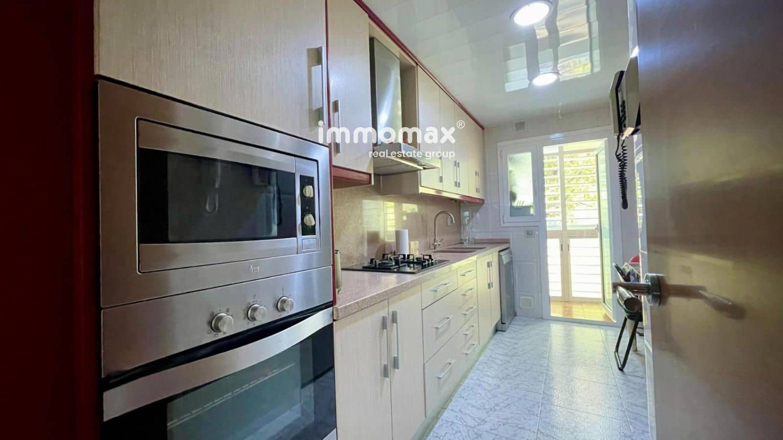 4 bedroom Flat for sale in Molins de Rei with garage - € 365,000 (Ref: 9495565)