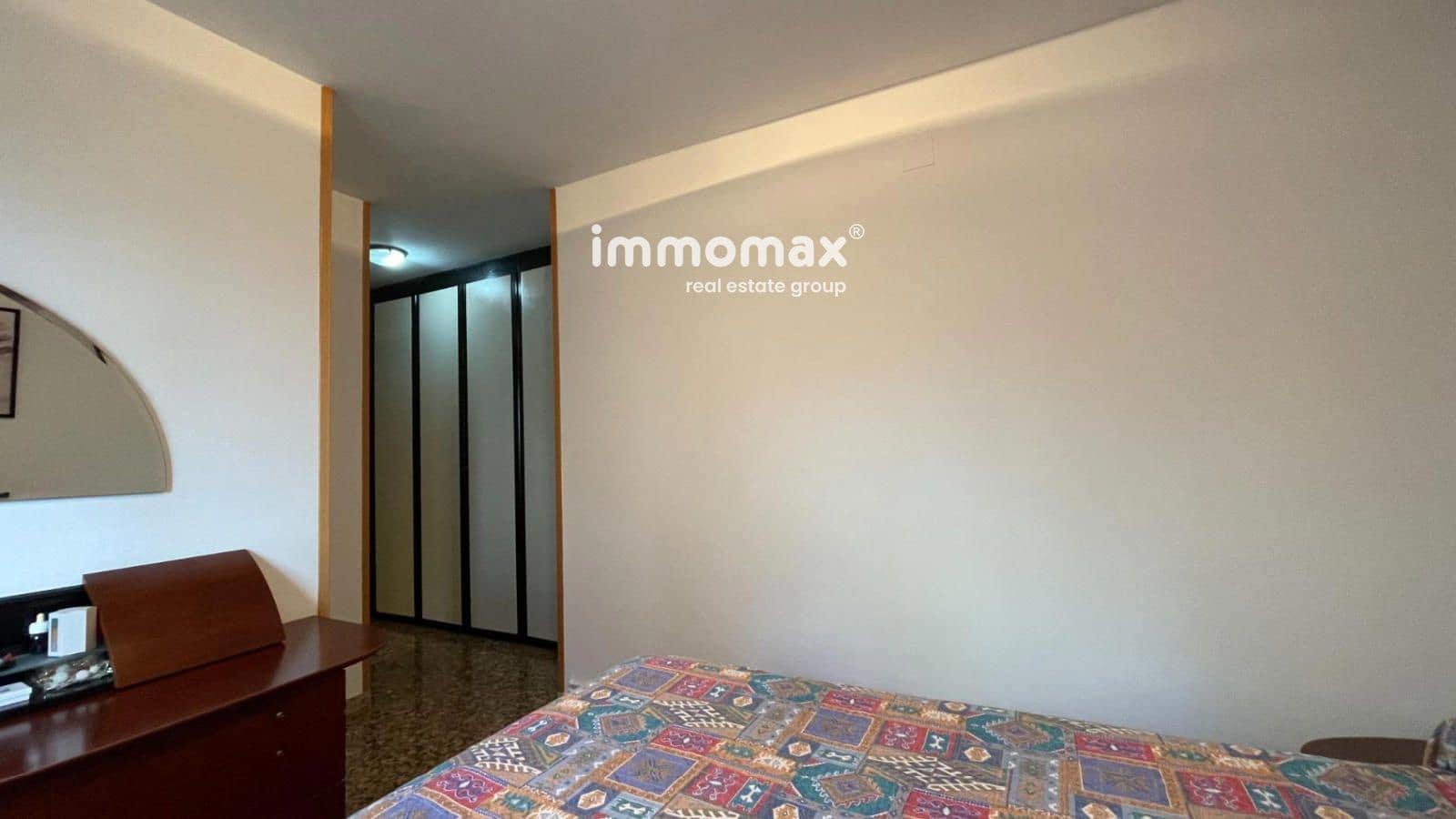 4 bedroom Flat for sale in Molins de Rei with garage - € 365,000 (Ref: 9495565)