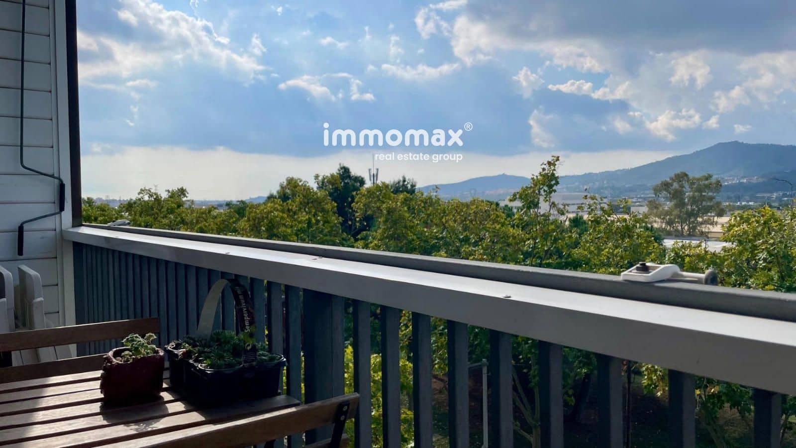 4 bedroom Flat for sale in Molins de Rei with garage - € 365,000 (Ref: 9495565)