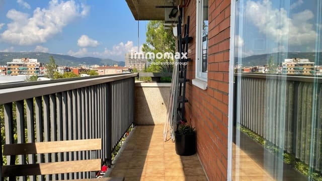 4 bedroom Flat for sale in Molins de Rei with garage - € 365,000 (Ref: 9495565)