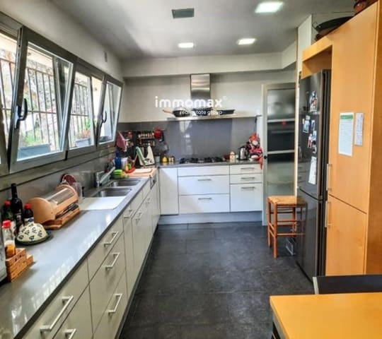 Chalet de 6 habitaciones en Barcelona ciudad en venta con piscina - 1.950.000 € (Ref: 9499862)