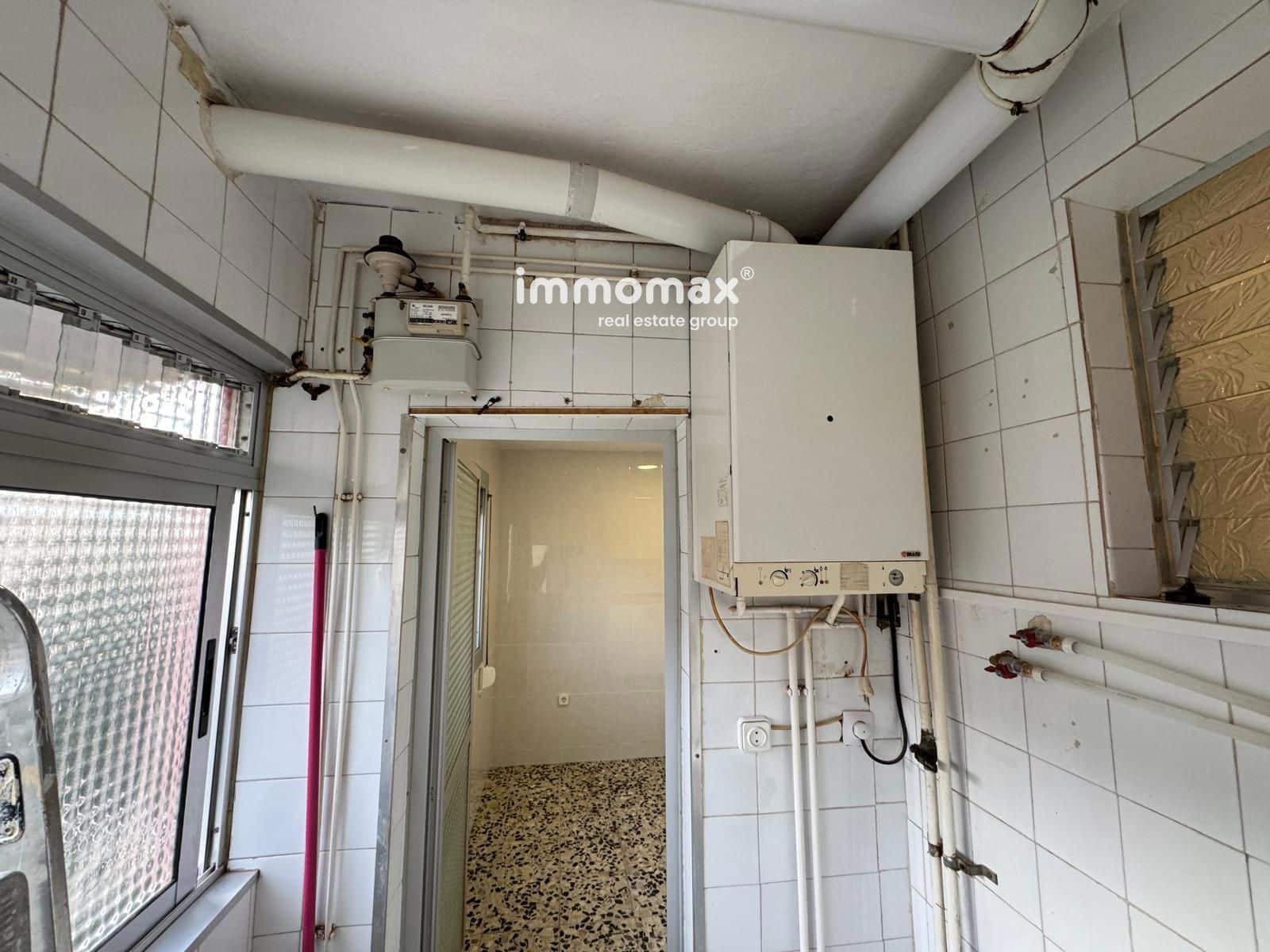 3 bedroom Flat for sale in Sant Boi de Llobregat - € 173,000 (Ref: 9500946)