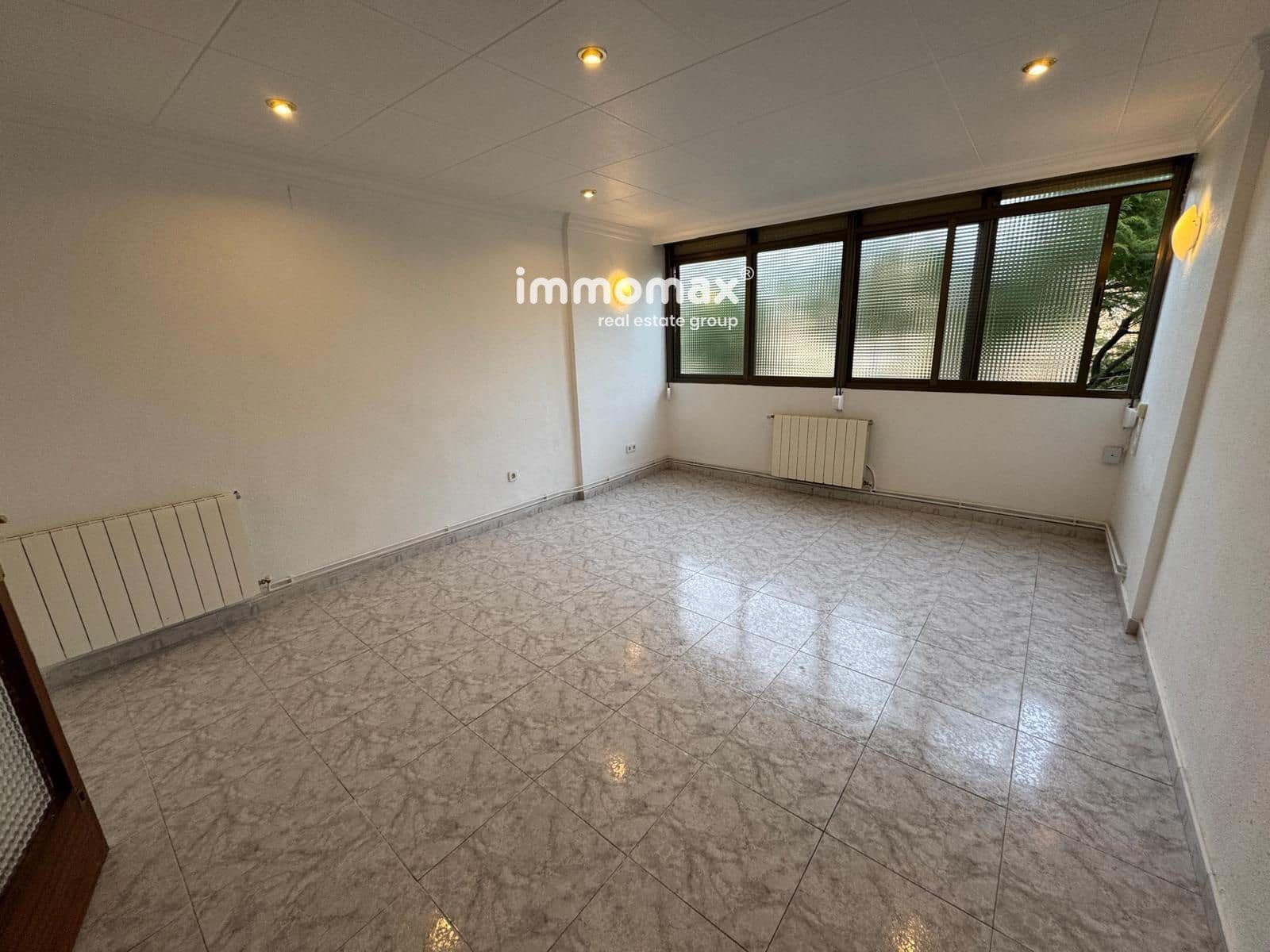 3 bedroom Flat for sale in Sant Boi de Llobregat - € 173,000 (Ref: 9500946)