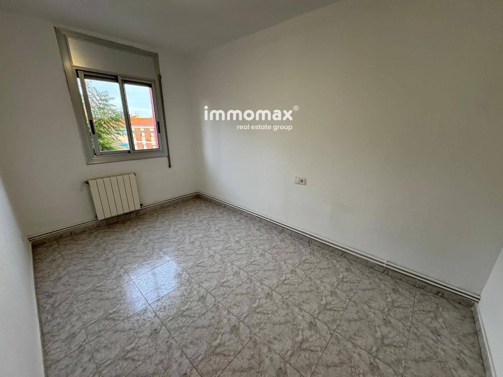 3 bedroom Flat for sale in Sant Boi de Llobregat - € 173,000 (Ref: 9500946)