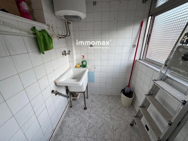 3 slaapkamer Flat te koop in Sant Boi de Llobregat - € 173.000 (Ref: 9500946)