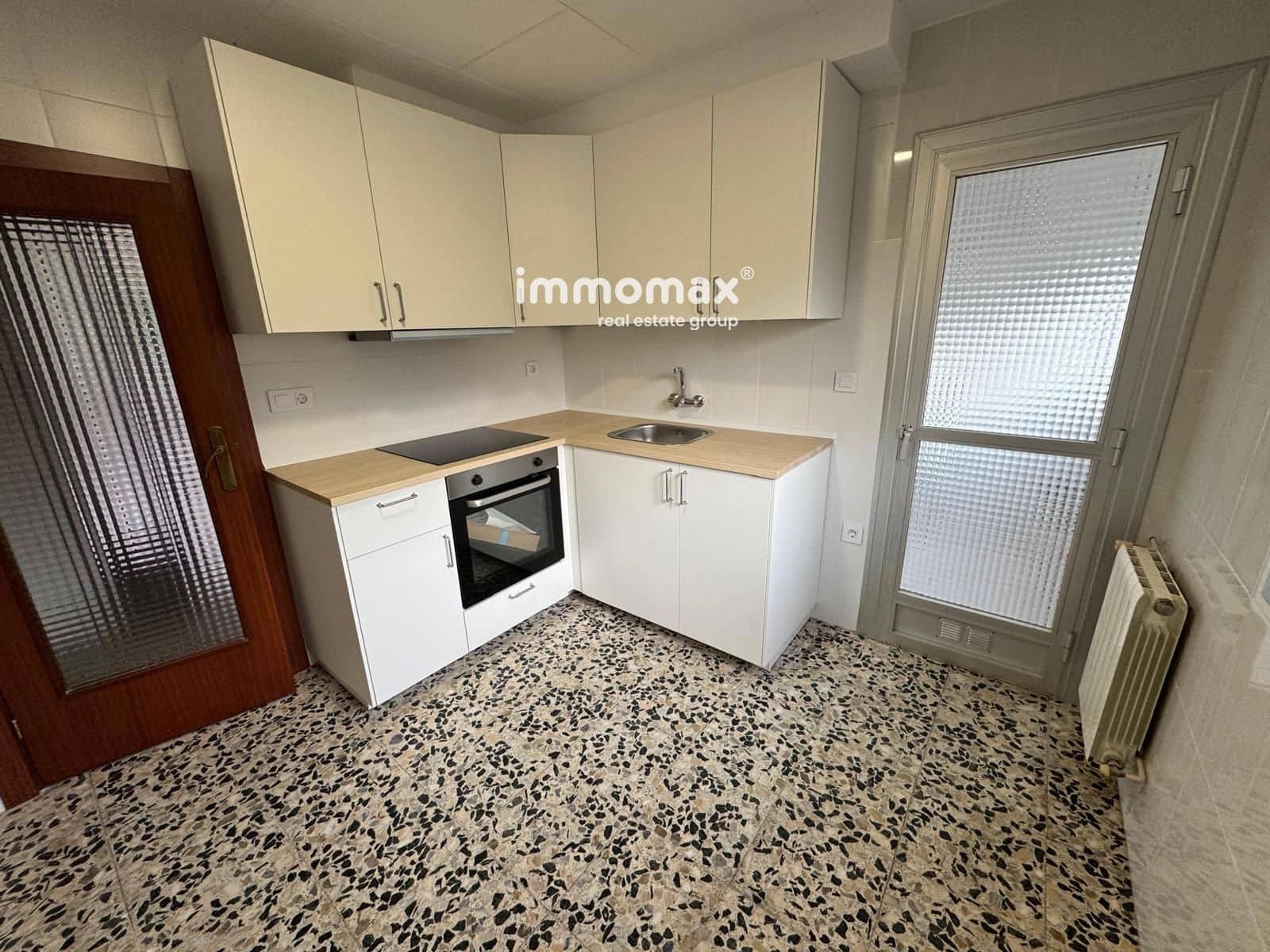 3 bedroom Flat for sale in Sant Boi de Llobregat - € 173,000 (Ref: 9500946)