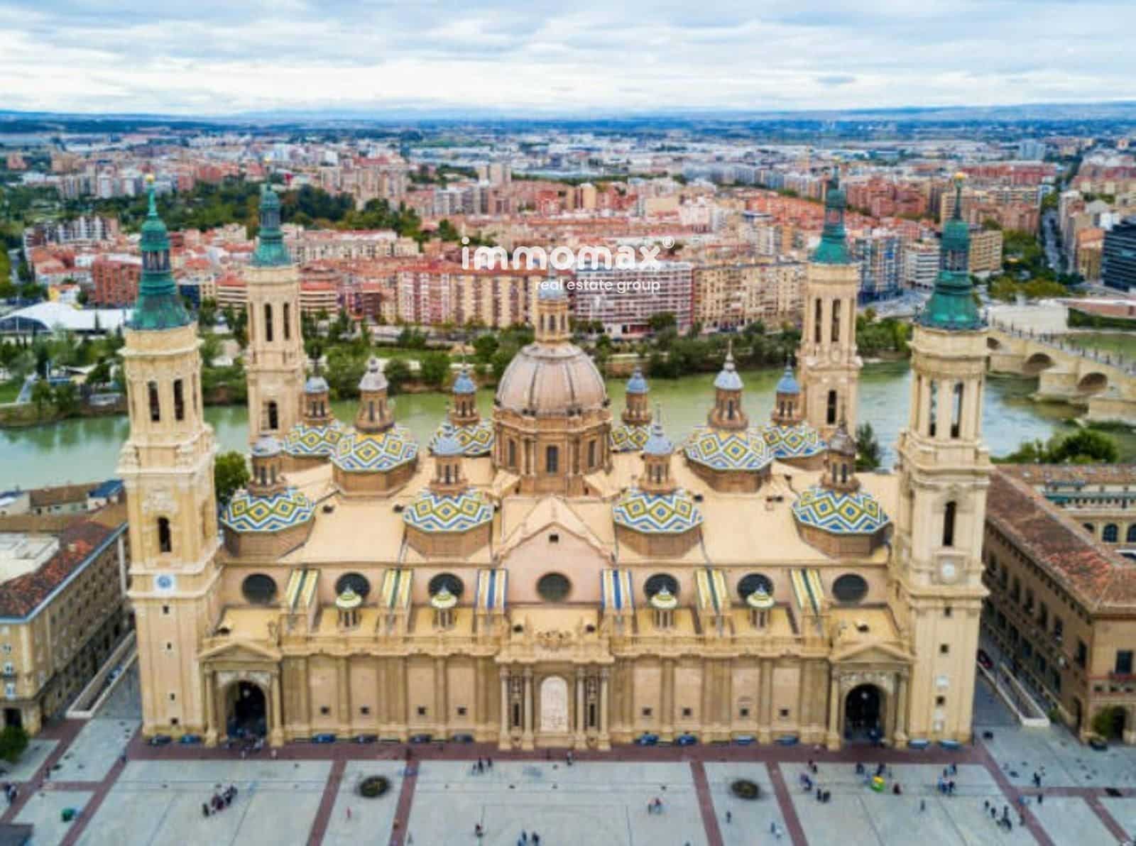 Restaurant/Bar for sale in Zaragoza city - € 1,300,000 (Ref: 9506282)