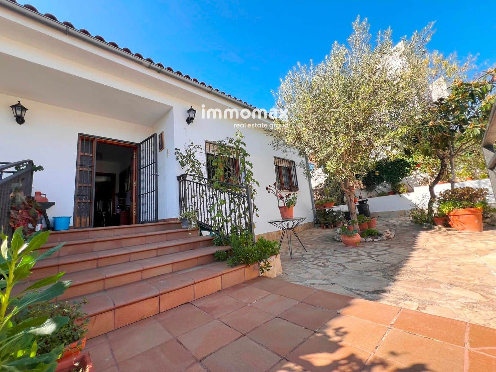 3 bedroom Villa for sale in Cervello with garage - € 425,000 (Ref: 9510142)