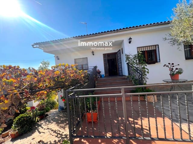 3 bedroom Villa for sale in Cervelló with garage - € 425,000 (Ref: 9510142)