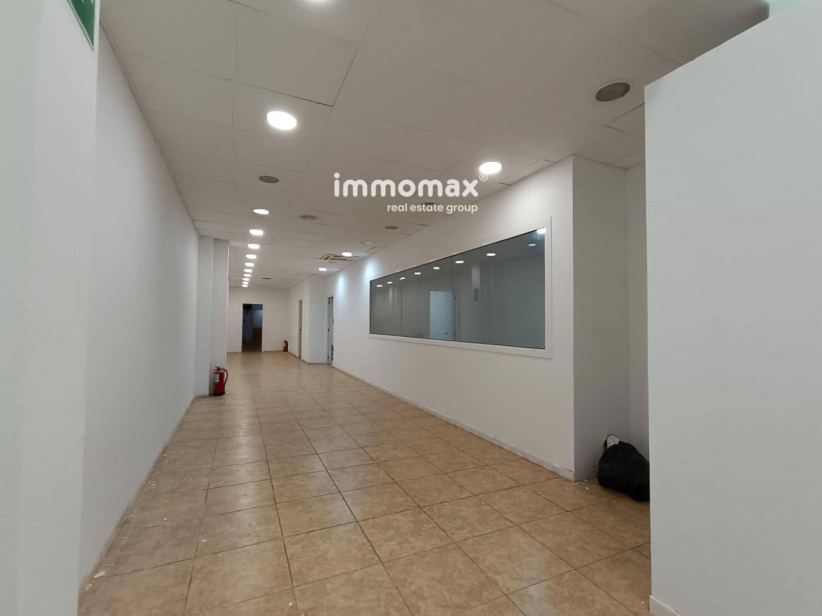 Commercieel te huur in Esplugues de Llobregat - € 1.400 (Ref: 9525761)