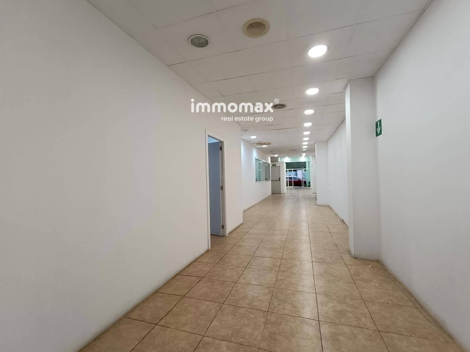 Commercieel te huur in Esplugues de Llobregat - € 1.400 (Ref: 9525761)