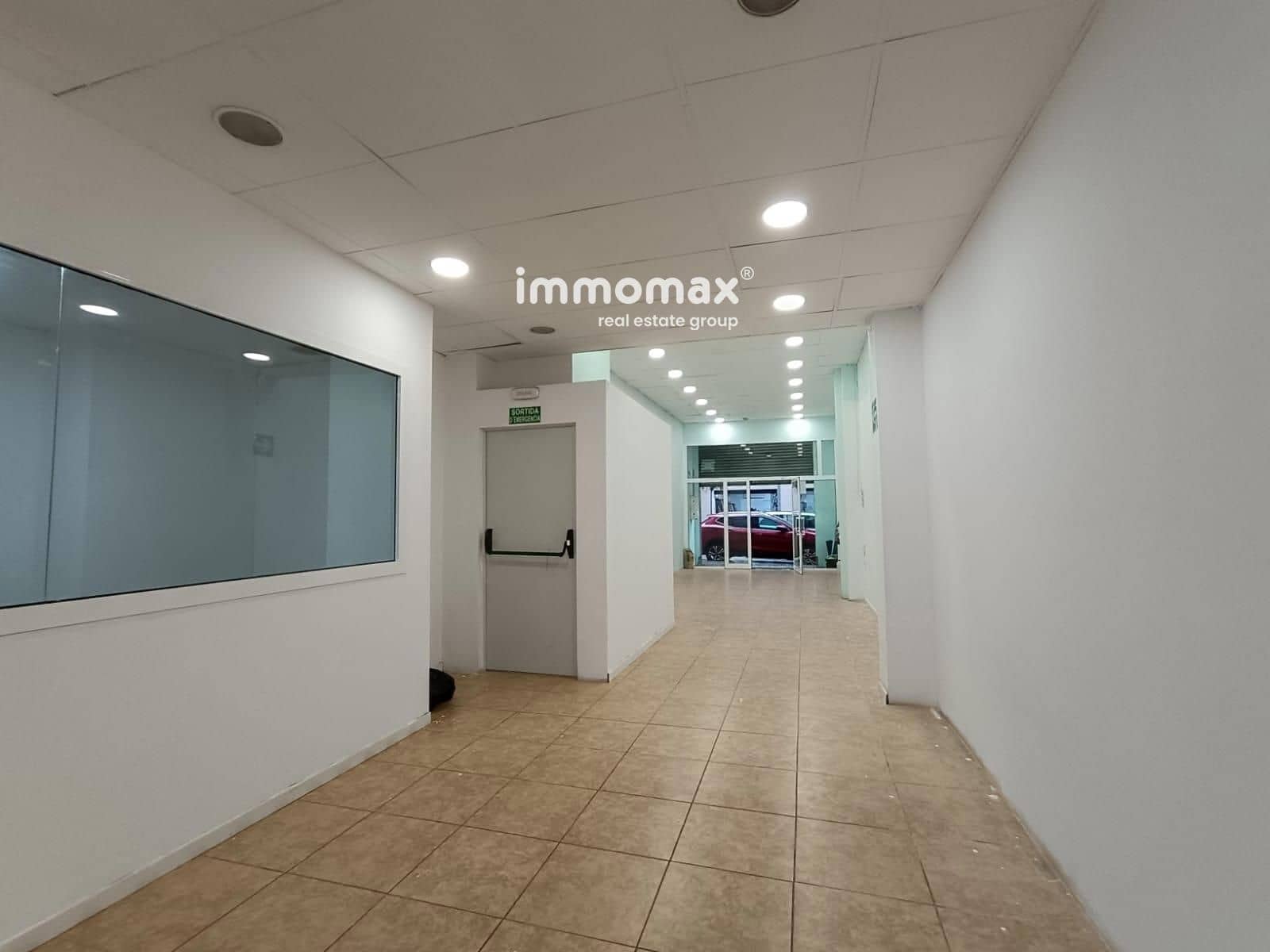 Commercieel te huur in Esplugues de Llobregat - € 1.400 (Ref: 9525761)