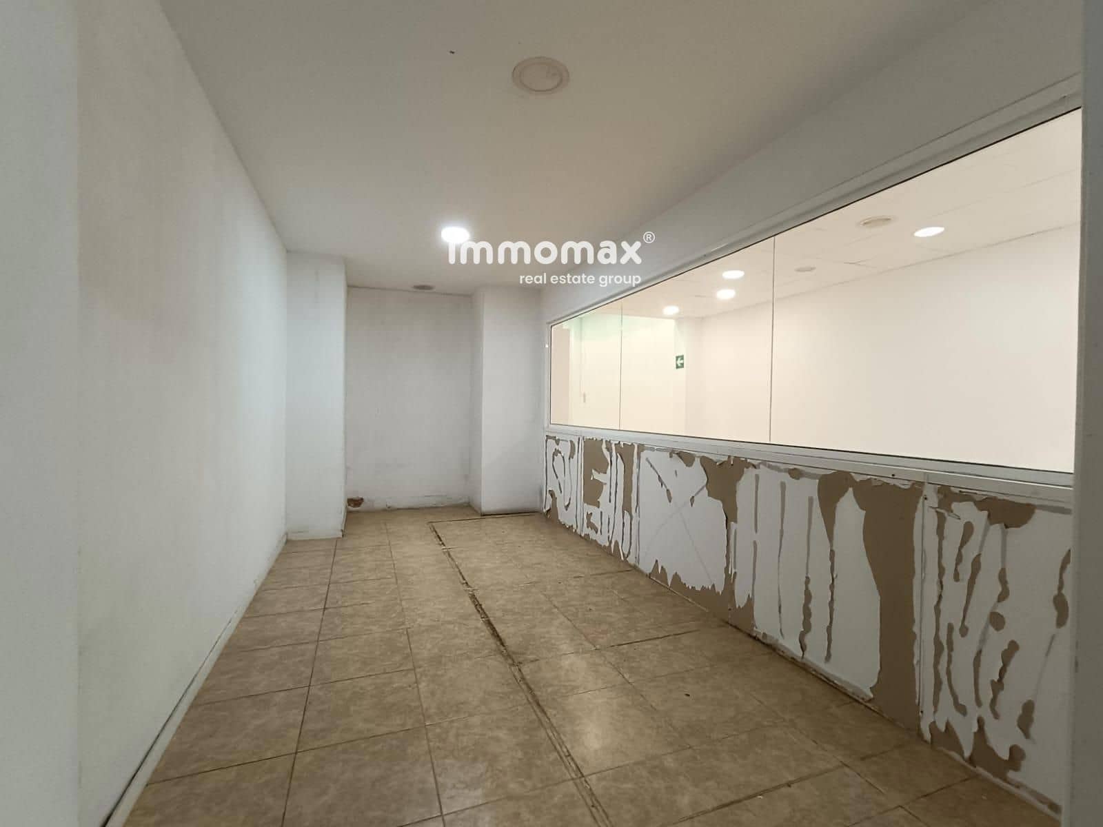 Commercieel te huur in Esplugues de Llobregat - € 1.400 (Ref: 9525761)